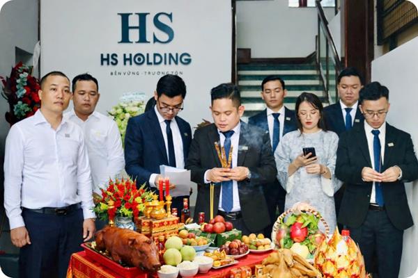 HS Holding khai trương đầu xuân, khởi động năm mới