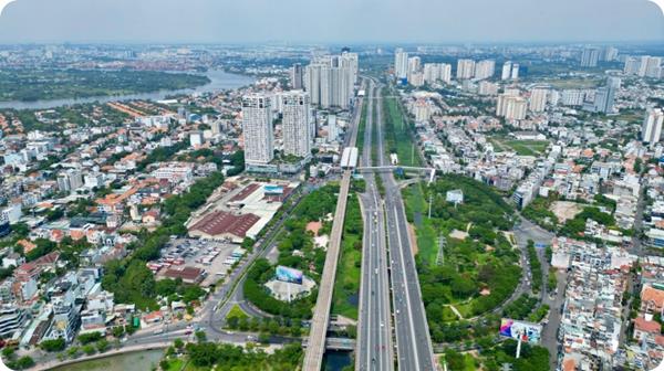 Thị trường căn hộ TP.HCM phục hồi mạnh, giá neo mức cao