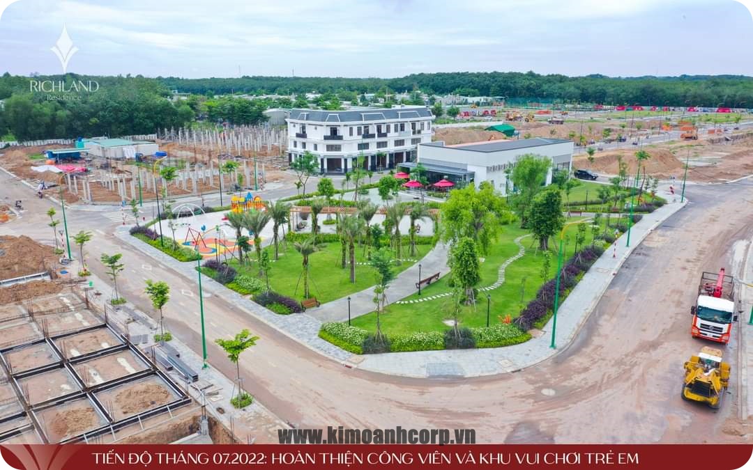 Toàn bộ hạ tầng cơ bản của Dự án Richland Residence đã hoàn thiện, những căn nhà phố cũng đang được xây dựng chỉnh chu.